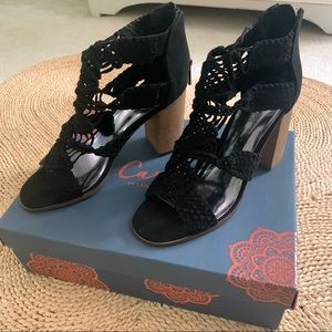NWT Black Carlos Santana heels size 8